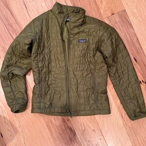 Patagonia Men's Green Quilted Puffer Jacket